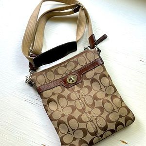 Classic COACH - Initial C Cross Body